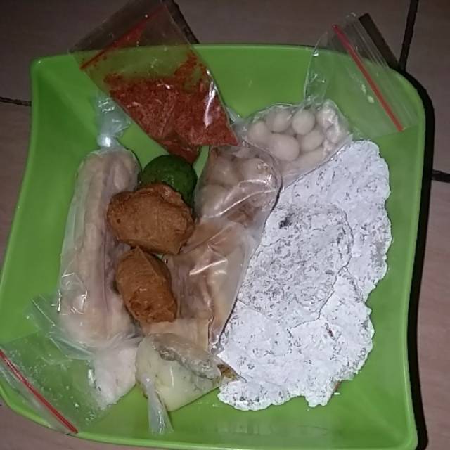 

Cireng bayur kuah hott