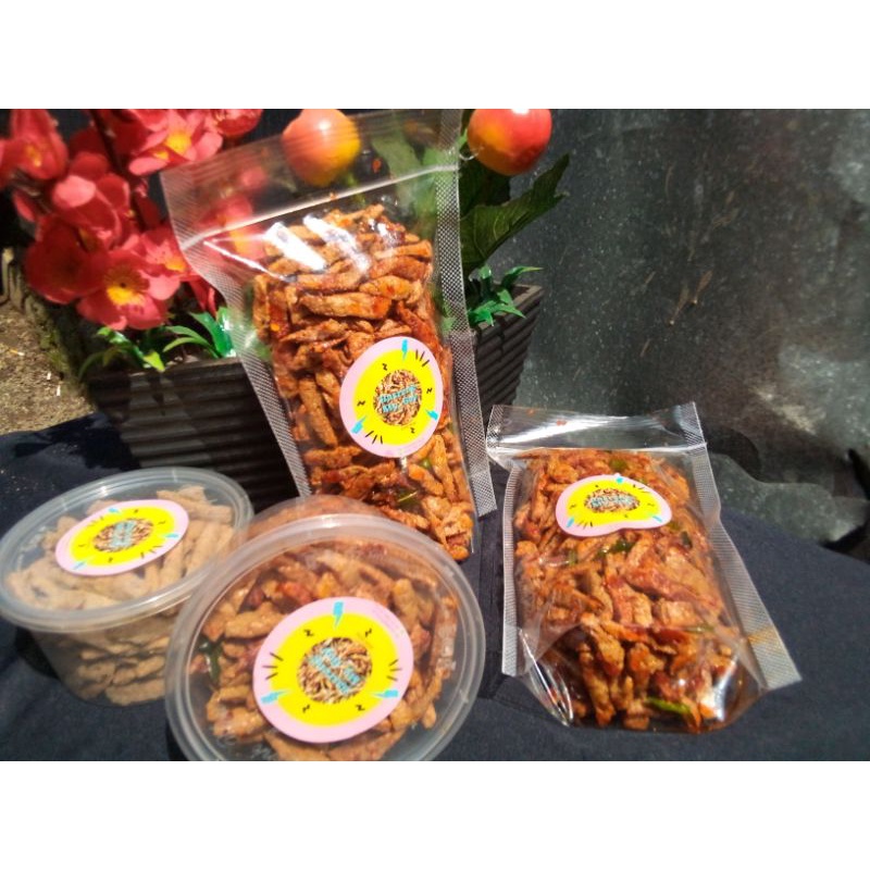 

Jajanan viral Basreng pedas daun jeruk