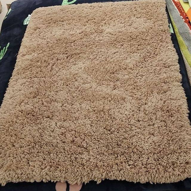 Rug..karpet bulu tebal INFORMA