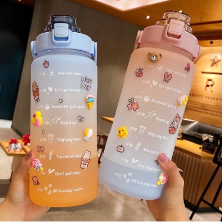 Botol Minum Motivasi dengan penanda waktu 2000 ML Minum Gradasi Sticker 2D Botol Minum Korea 2 L