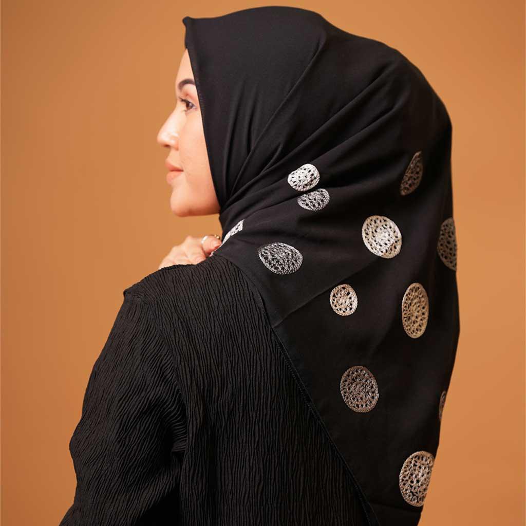 Bugis Hijab - Tassel Brunda - Hijab Segi Empat