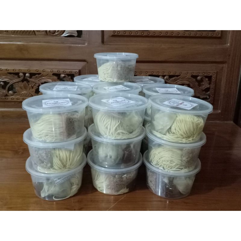 

Pangsit Mie Ascend's Mom Frozen Food