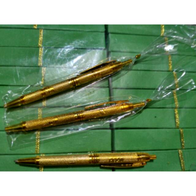 

Souvenir pernikahan pulpen emas