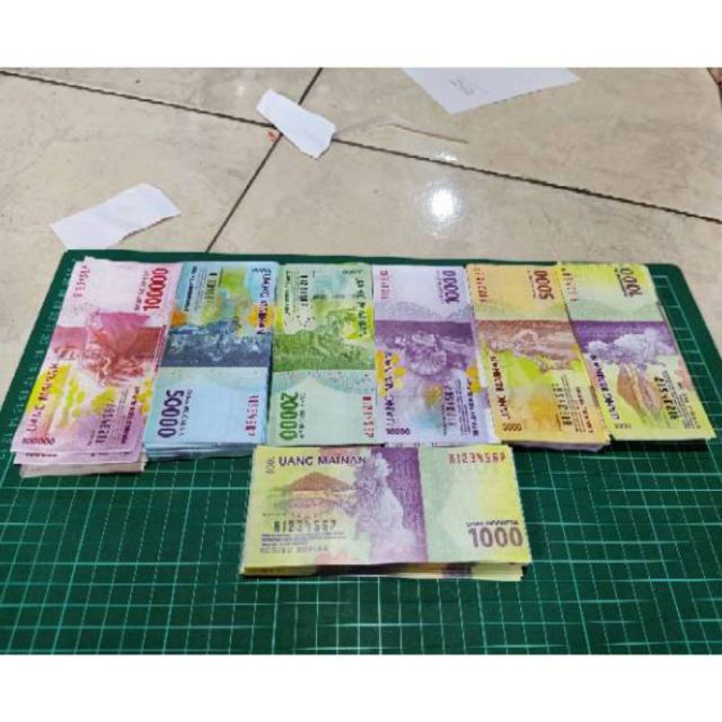 Uang mainan monopoli asli isi sekita 1000 lembar campur duit duitan mainan