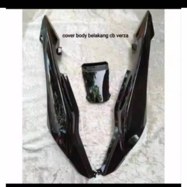Body bagian belakang kiri dan kanan cb Verza warna hitam