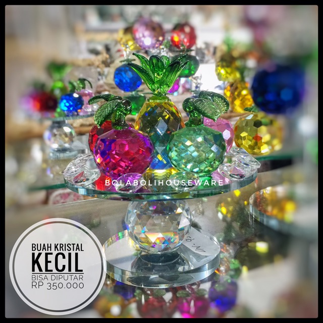 Pajangan kristal buah putar