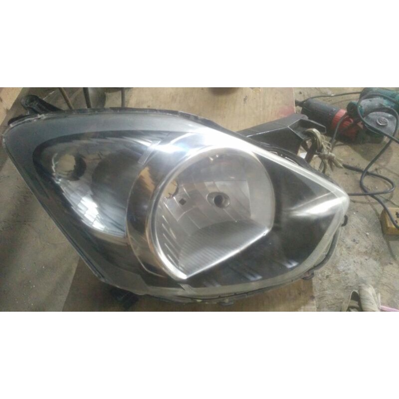 lampu depan agya