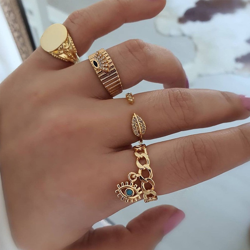 7 Pcs / Set Cincin Jari Desain Hati Bunga Bintang Aksen Kristal Mutiara Berlian Imitasi Bahan Alloy Untuk Wanita