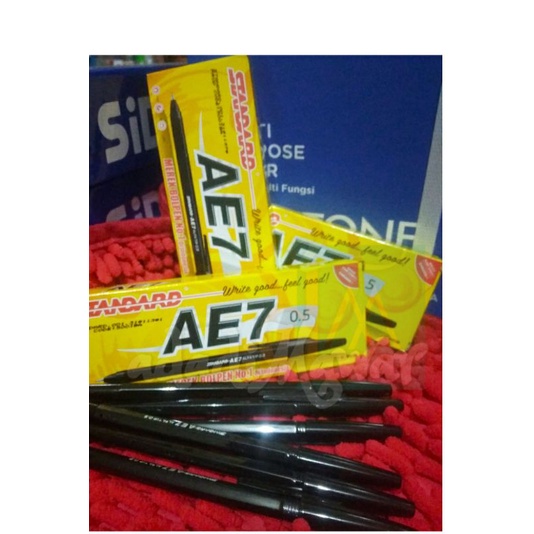 

3buah Bolpen Standard Ae7 0,5 tinta hitam, biru dan Merah