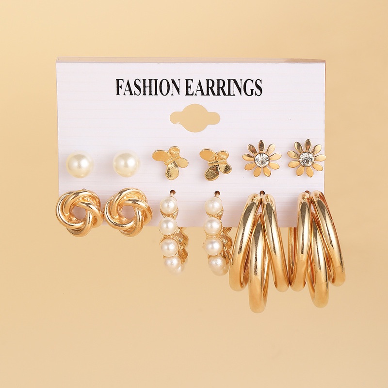 Set Perhiasan Anting Geometris Drop Warna Emas Aksen Mutiara Buatan Bahan Logam Gaya Vintage Punk Untuk Wanita