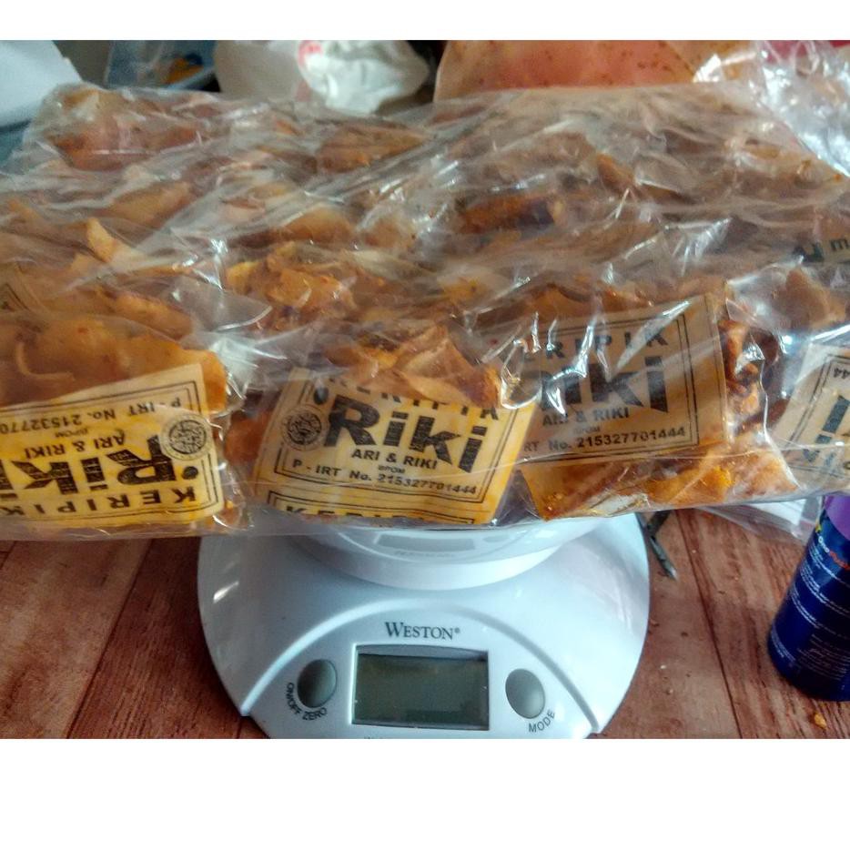 

[HARGA PROMO] Keripik setan/ Keripik super pedas RIKI (asli) (versi bungkusan kecil di warung2)