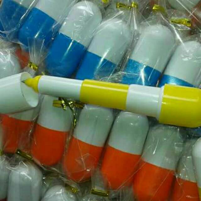 

Souvenir pernikahan pulpen kapsul