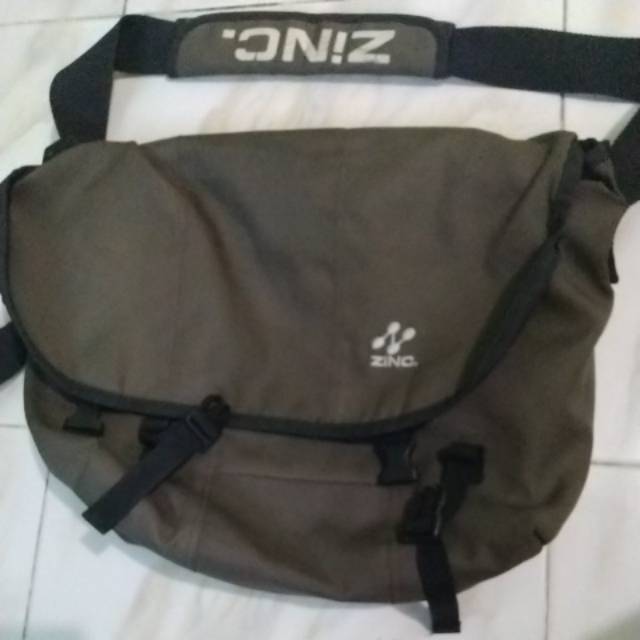 zinc sling bag