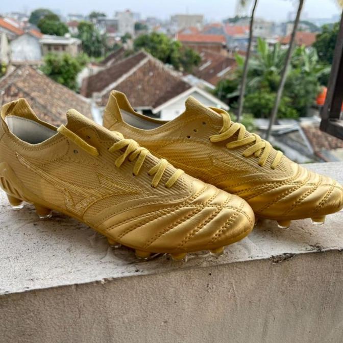 Sepatu Bola Mizuno Morelia Neo 3 Beta Leather Gold