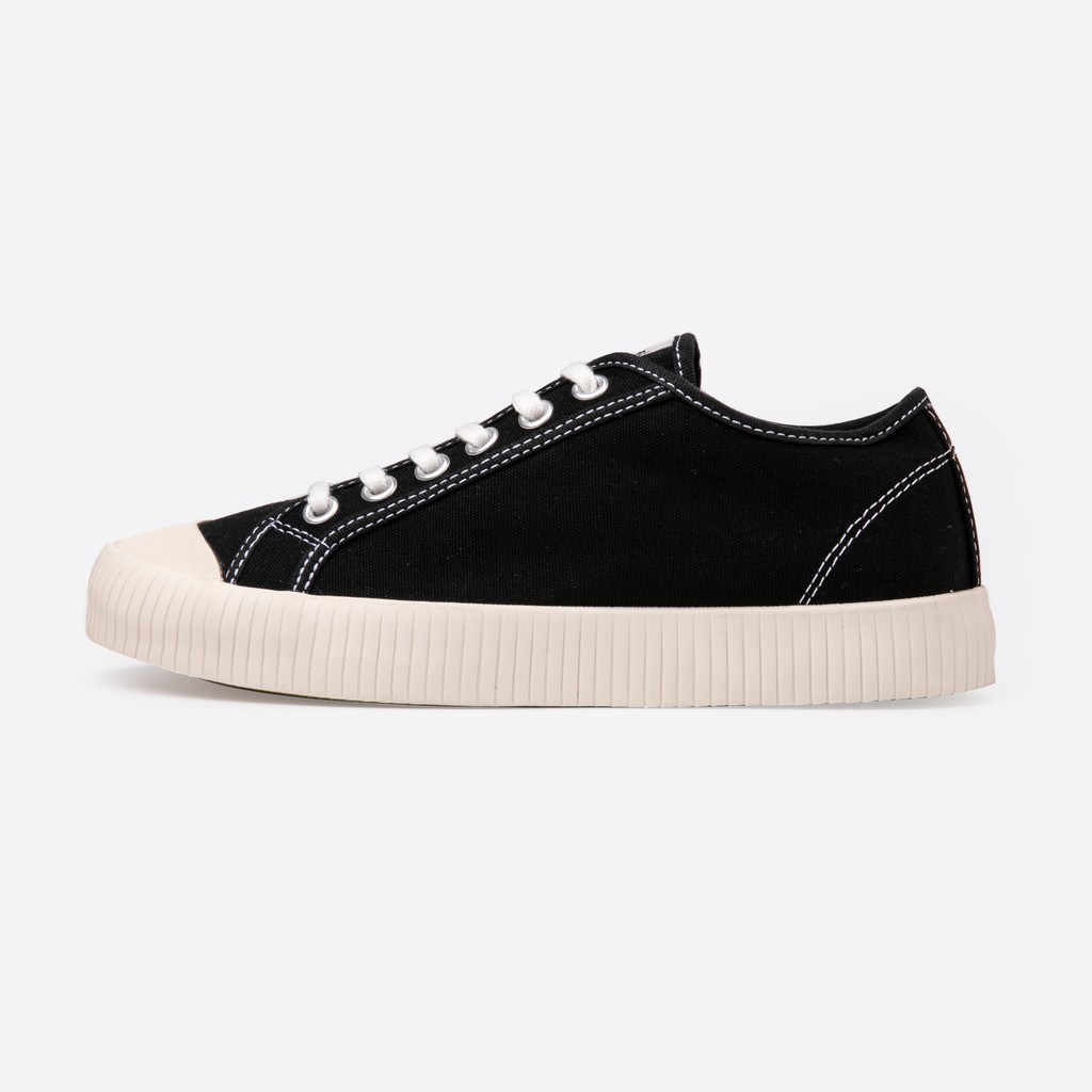 Jual RILEY'S Sepatu Sneaker Women The Classic Canvas in Black Indonesia