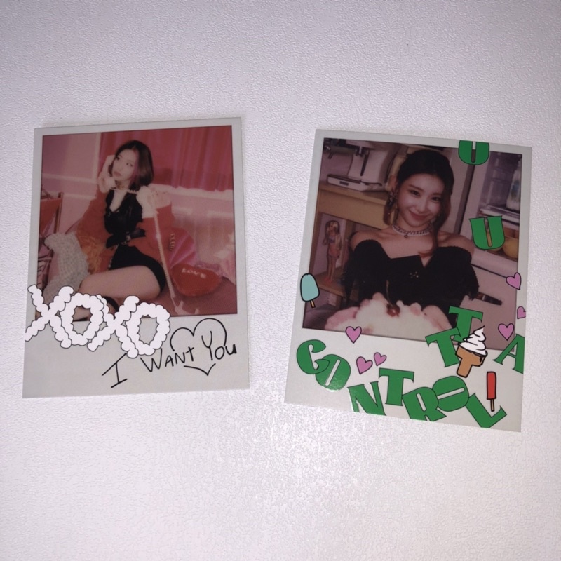 [WTS] ITZY Crazy In Love Polaroid (Yeji & Chaeryeong)