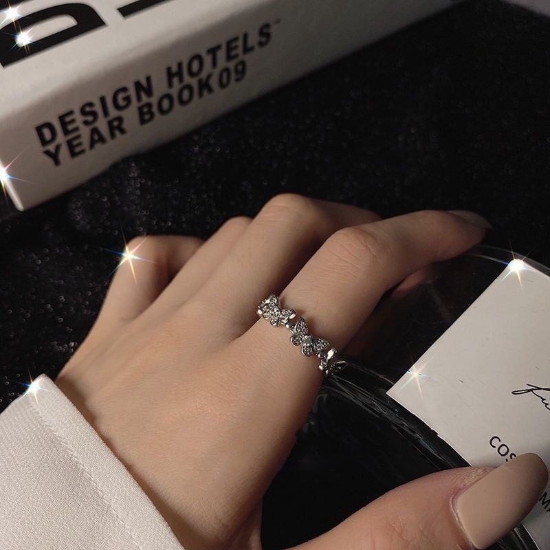 Cincin Adjustable Desain Kupu-Kupu Bahan Zircon Warna Silver Gaya Korea Untuk Wanita