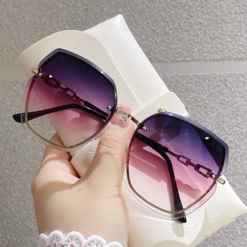 Kacamata Hitam Wanita UV400 Warna Gradasi Gaya Korea Untuk Musim Panas