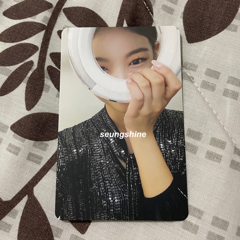 lia light ring photocard itzy