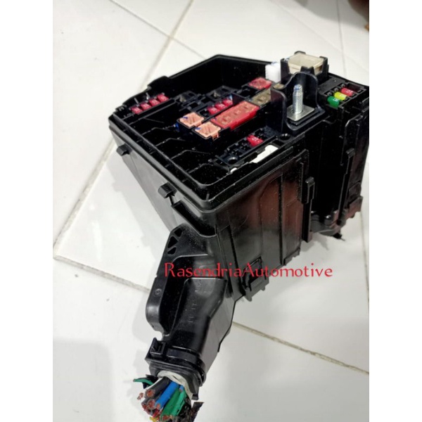 FUSE BOX SEKRING NEW YARIS VIOS