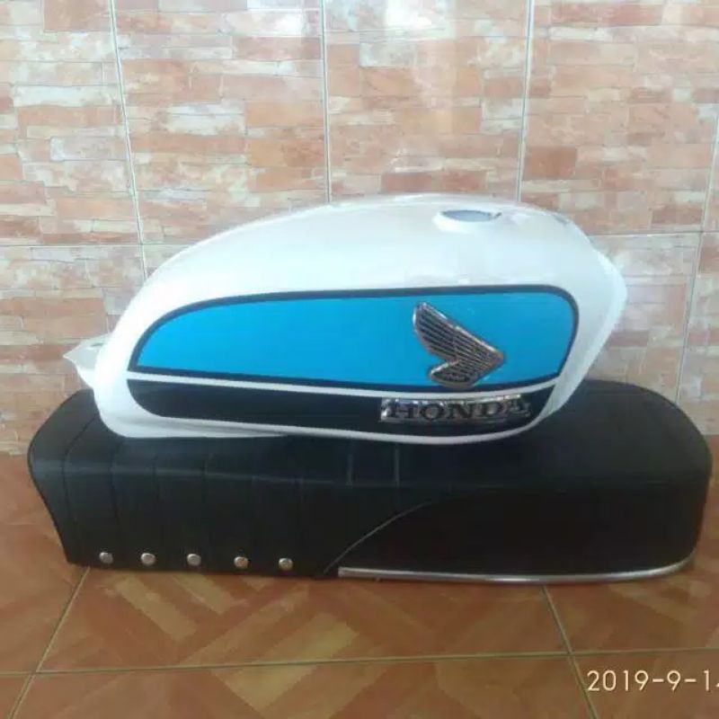 tangki Honda cb 100 glatik cat dilan warna biru set jok anti gembos ( PAKET HEMAT BODY )