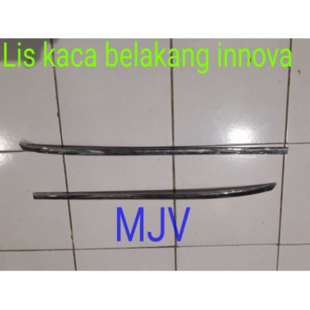 Lis kaca belakang innova