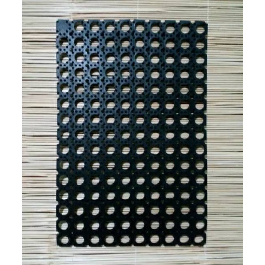 Keset/Karpet Karet Lubang KOMPOS Hitam ukuran 40x60