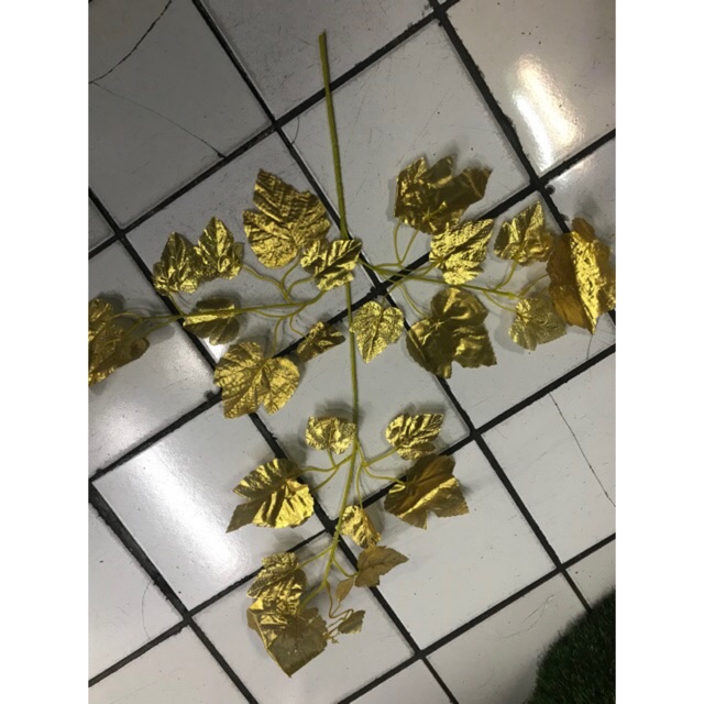 SHVA. Daun anggur EMAS / Daun anggur plastik / Daun dekorasi / D-06/ 1 lusin
