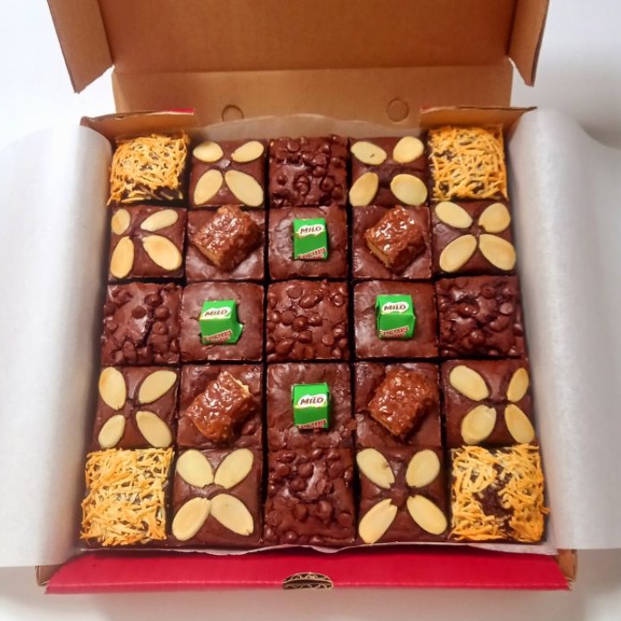 

Brownies Sekat / Fudgy Brownies / Premium.Brownies / Hampers / Hantaran