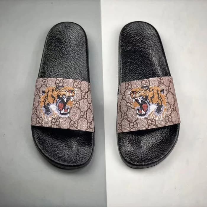 gucci slides gg supreme