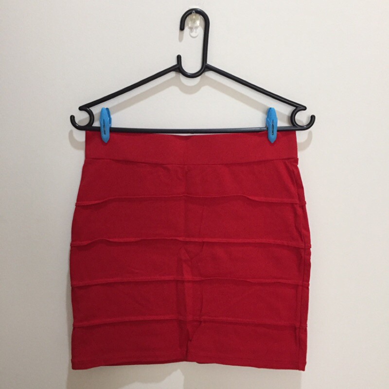 Preloved Rok Merah Bossini
