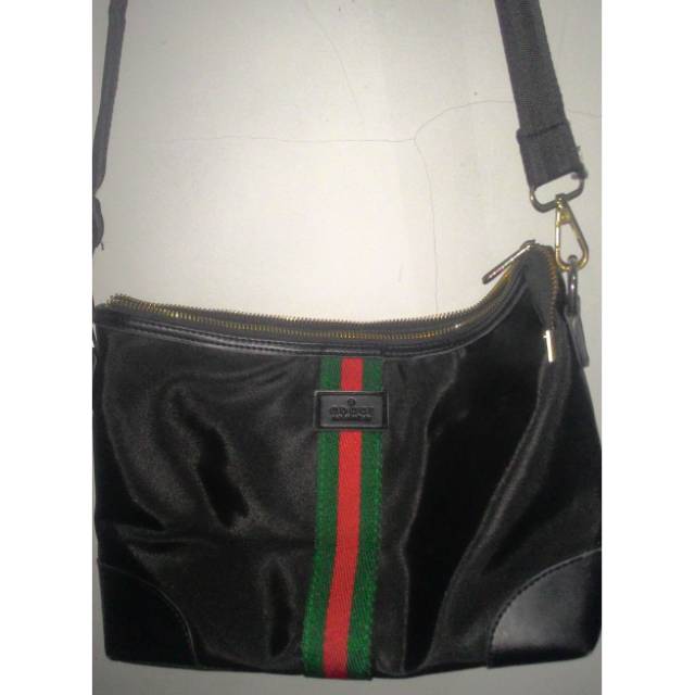 Preloved Tas Selempang motif Gucci