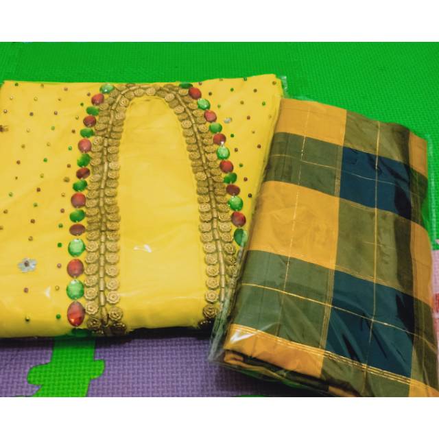 Set baju bodo dan sarung