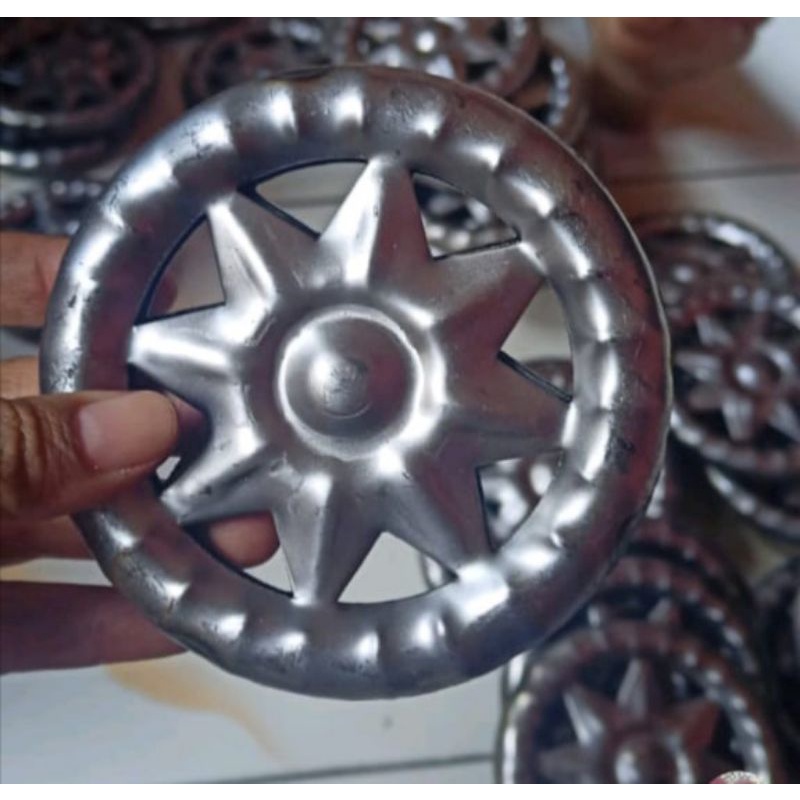 Ornamen pagar besi Ring bintang 8