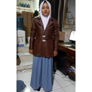 56 Model Jaket Kulit Wanita Keren Terbaru