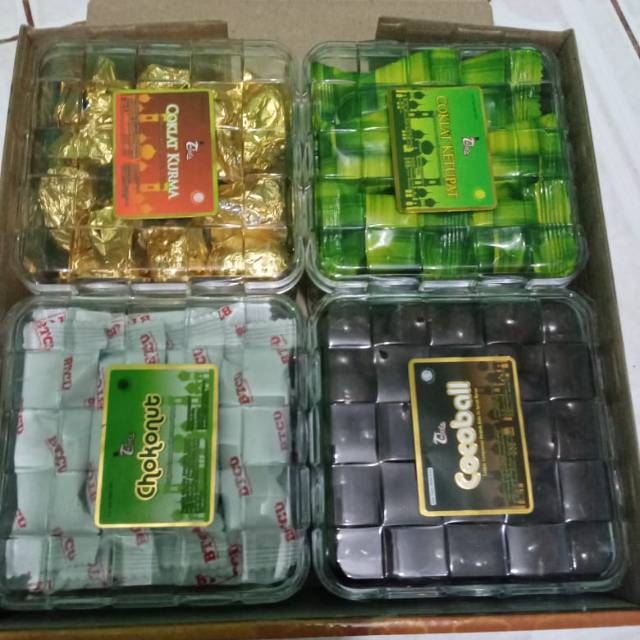 

Chocolate assorted (coklat 4 macam dalam 1 kotak)