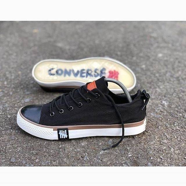 SEPATU CASUAL PRIA CONVERSE