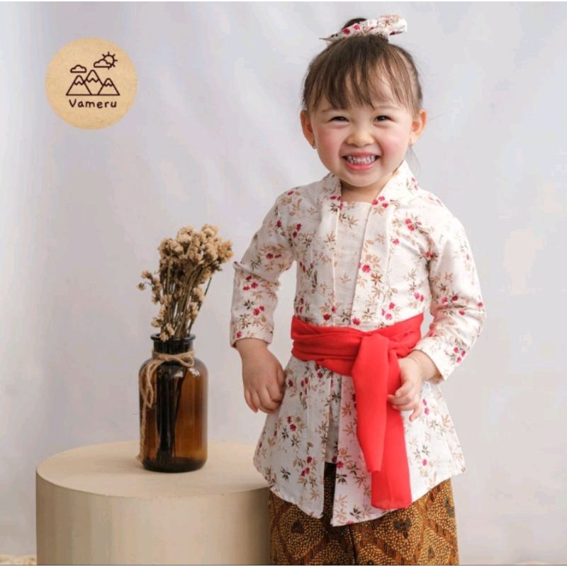 VAMERU - KEBAYA ANAK SETELAN KUTUBARU JAWA REMAJA DEWASA BUNGA VINTAGE JADUL CLASSIC KATUN JEPANG CO
