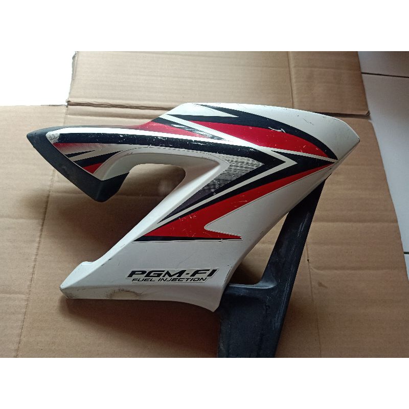shroud R kuping tangki kanan cb 150 r old cover tangki kanan kupingan tangki kanan cb 150 r old orig