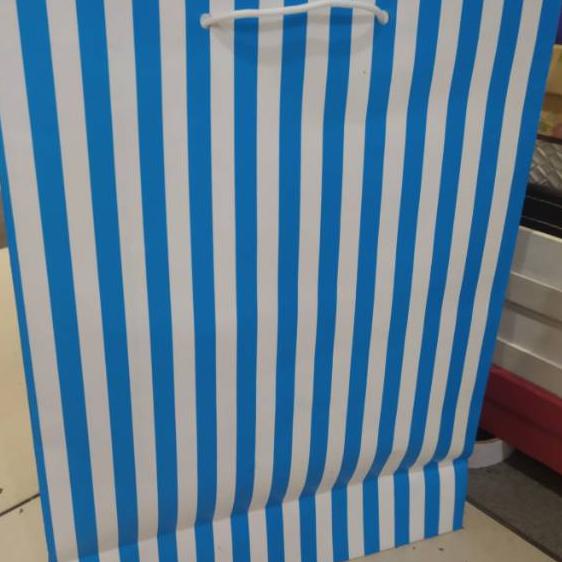 

New! paper bag polio salur garis biru termurah&terlaris isi 12pcs ..