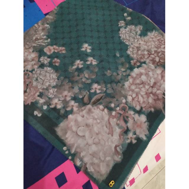 Preloved Buttonscarves Hydrangea Verte