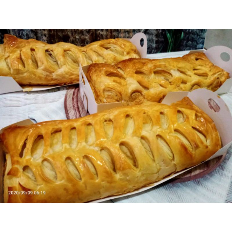 

KUE PASTRY PICNIC ROLL HOMEMADE MAKDE ISI AYAM KEJU SOSIS TELUR