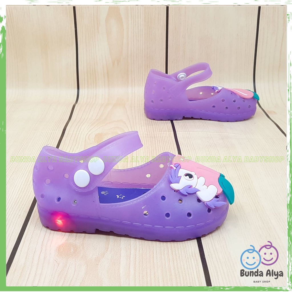 Sepatu Anak Perempuan Jelly LED Usia 6 Sampai 12 Bulan UNGU Sepatu Anak Cewek Motif Kuda Pony Lucu Sepatu Karet Elastis Bisa Menyala Size 18-23