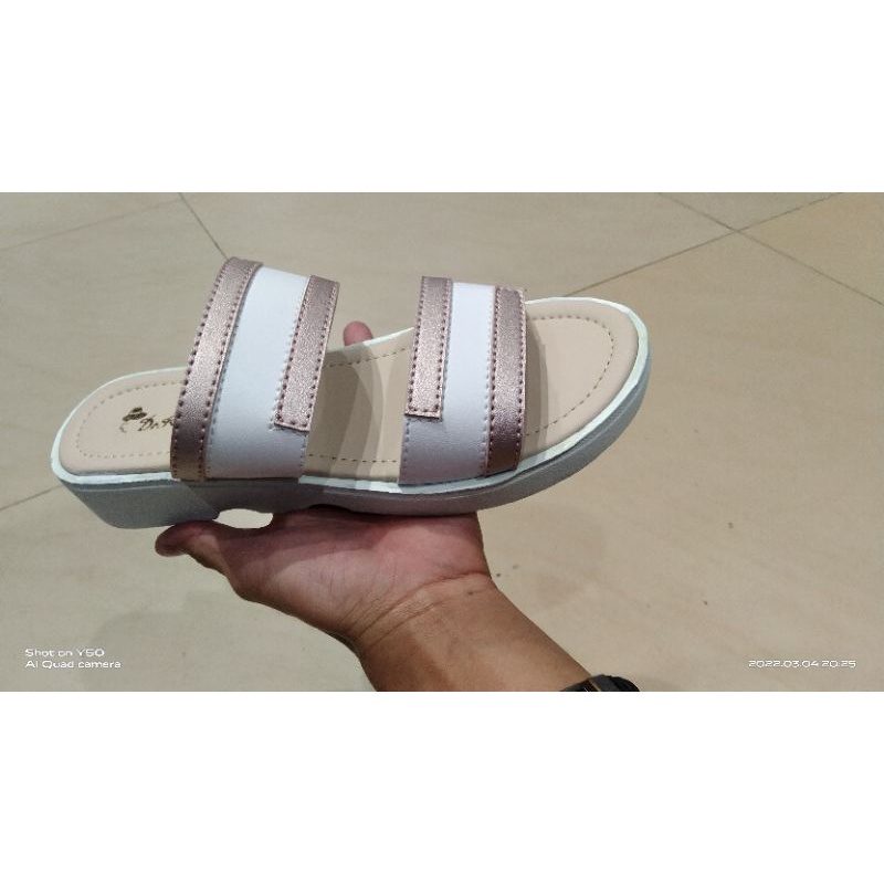 SANDAL DR KEVIN PEREMPUAN ORI