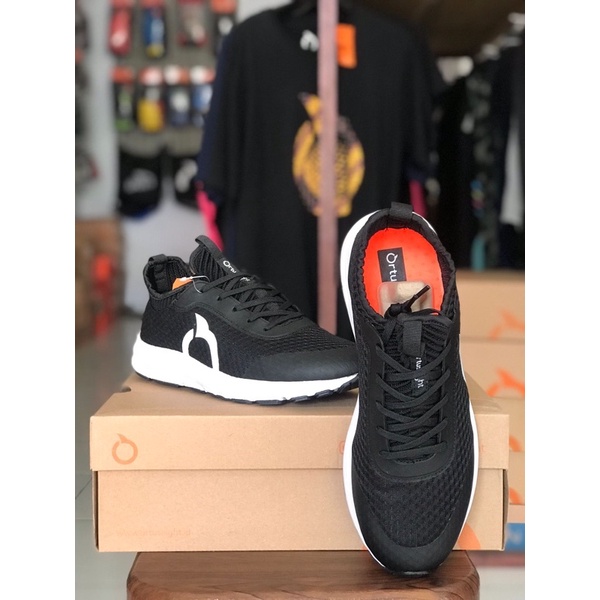 ORTUS SEPATU OLAHRAGA HARVARD BLACK WHITE