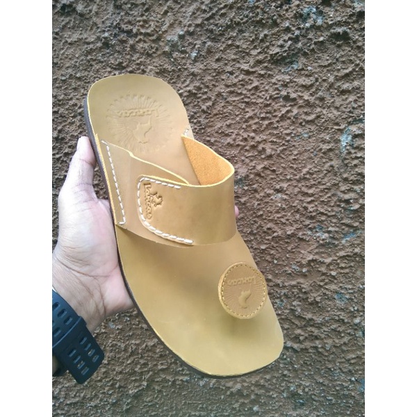 SANDAL KULIT ASLI UNTUK PRIA BERKUALITAS TINGGI