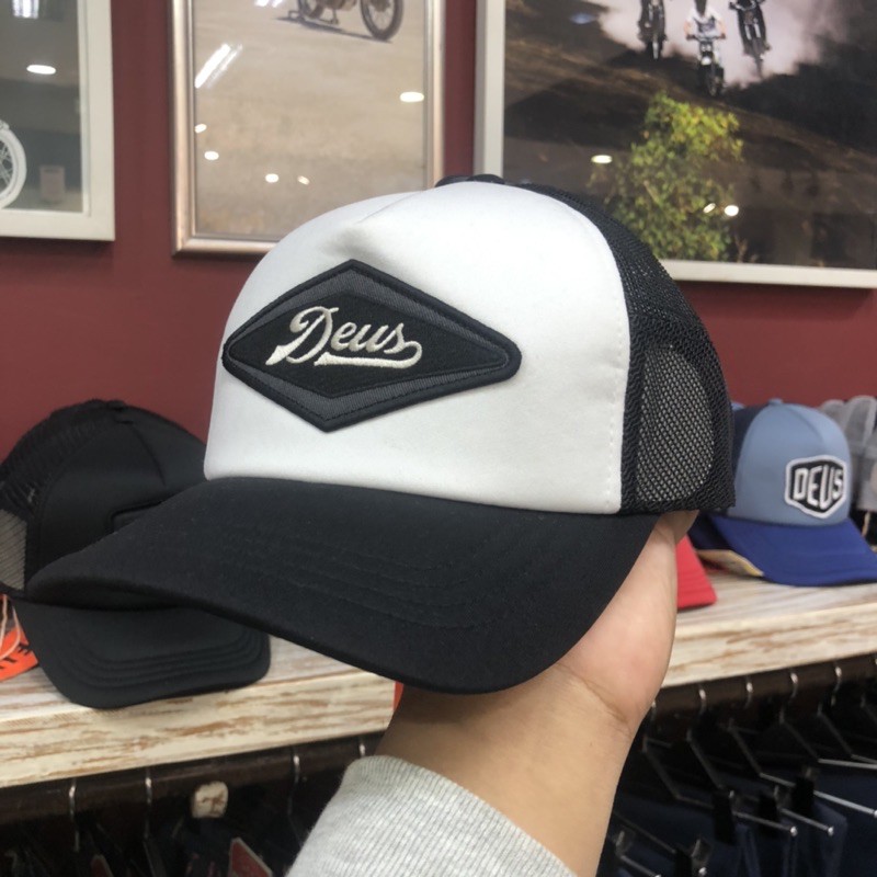 Topi Deus Ex Machina Original