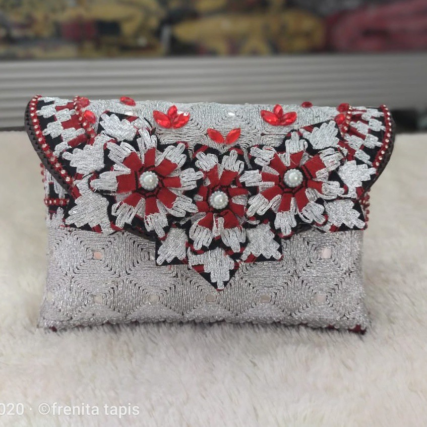 Set Clutch Matakibau S M L Motif Bunga Warna silver