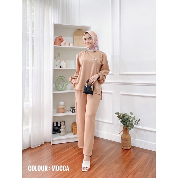 EMILY SET/ ONE SET BY HD.ID