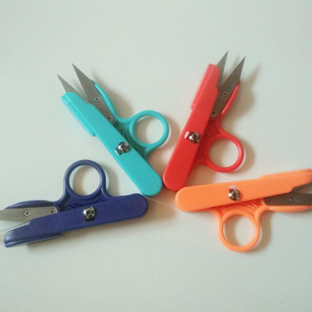 Thread Cutter Gunting Potong Benang Dengan Handle Jari Gunting Cekris - Random Colour